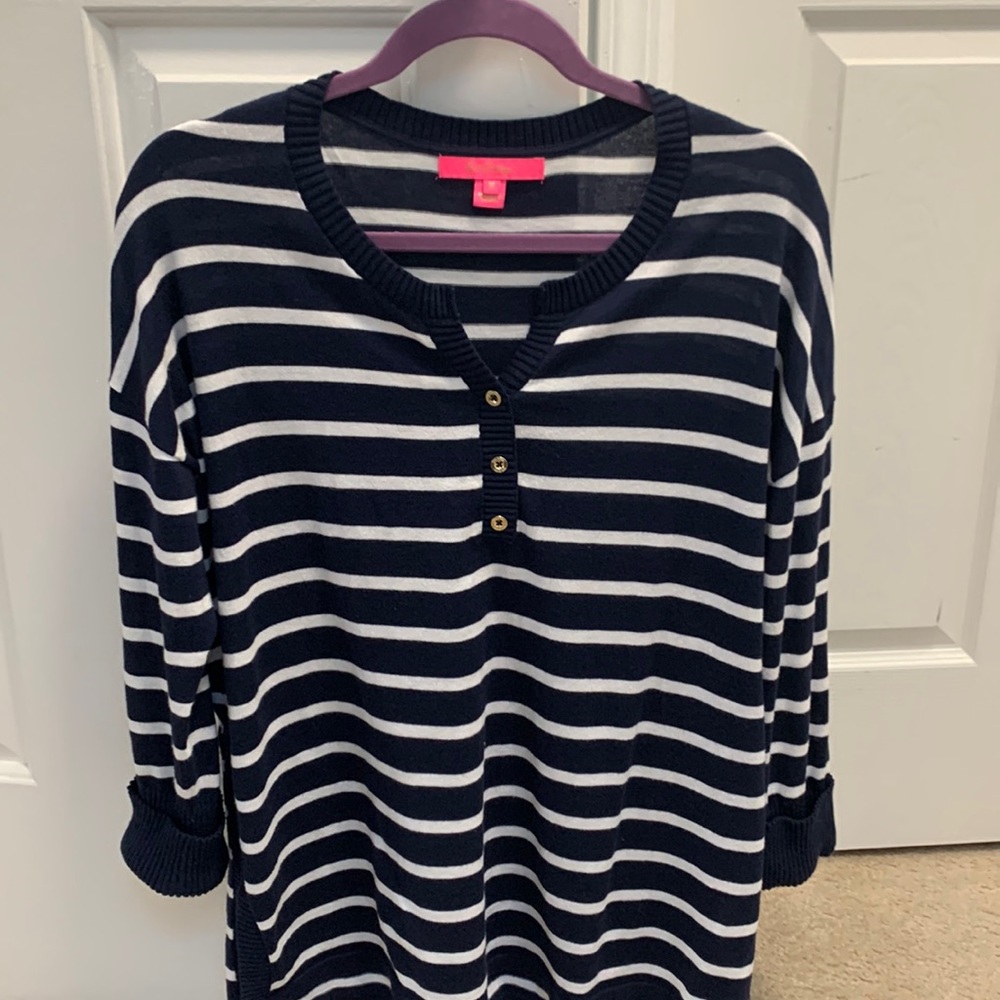 Lilly Pulitzer navy & white tunic sweater size m